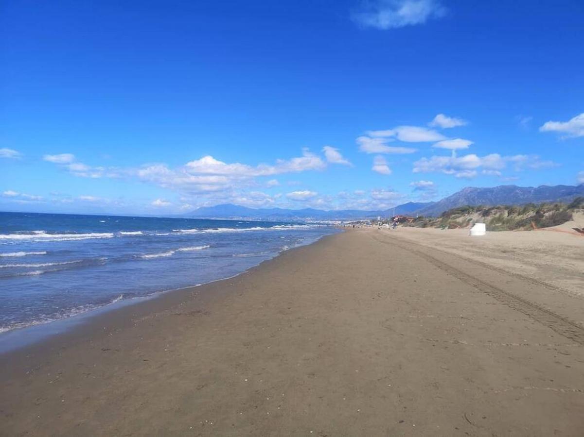 Amazing 3bedroom Flat With Seafront Views & Pool By Sharingco Leilighet