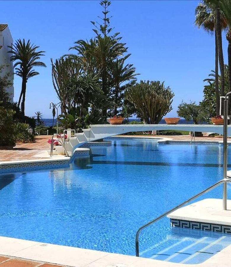 Amazing 3bedroom Flat With Seafront Views & Pool By Sharingco Leilighet *